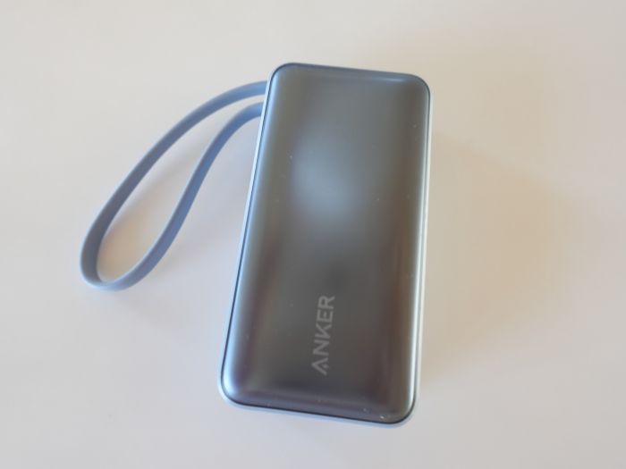 東京ディズニーに持って行くと便利なグッズのモバイルバッテリー