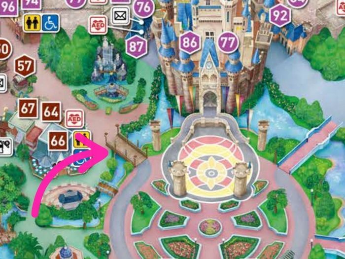 東京ディズニーランドのパレード、ハーモニーインカラーの鑑賞場所マップ