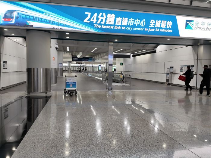香港国際空港のエアポートエクスプレスの乗り場
