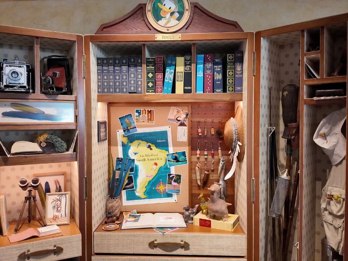 香港ディズニーランドのエクスプローラーズ・ロッジの装飾