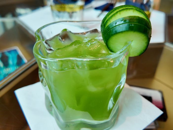 香港ディズニーランドのハリウッドホテルのアーキビストの即席カクテル