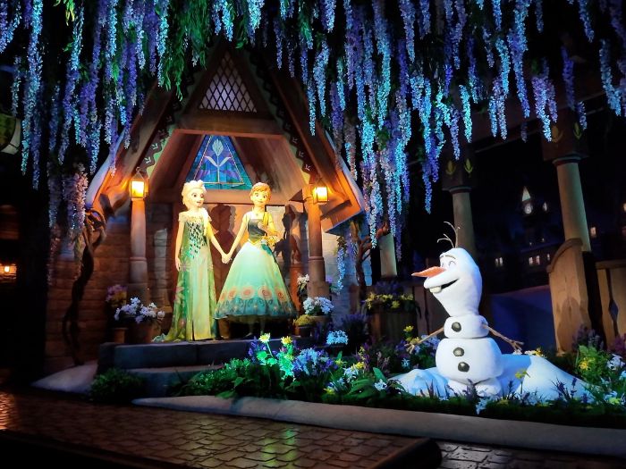 香港ディズニーランドのアトラクション、フローズン・エバー・アフター