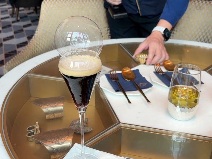 香港ディズニーランドのハリウッドホテルのラウンジ、アーキビスト