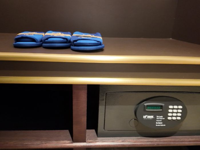 香港ディズニーランドのハリウッドホテルのマーベルルームの内観