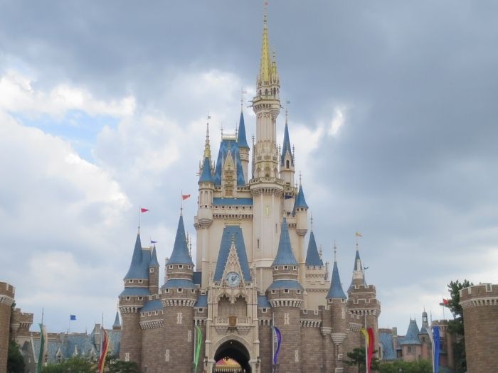 東京ディズニーランドのシンデレラ城の写真